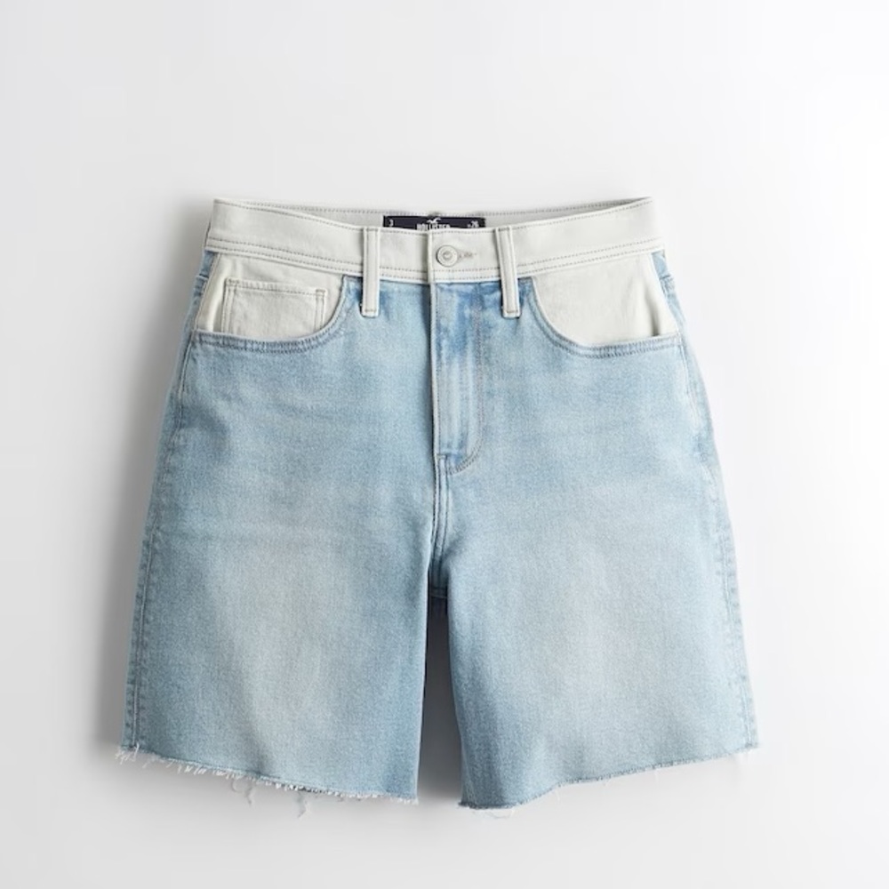 NWT- ULTRA HIGH-RISE DAD SHORT